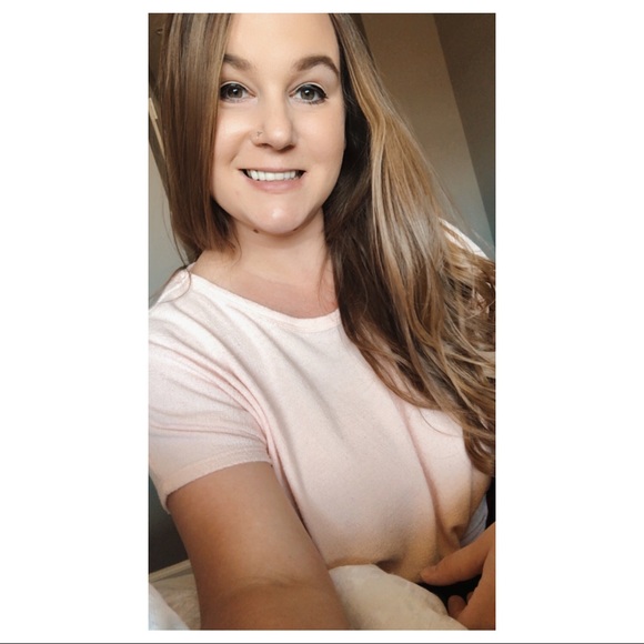 Meet your Posher, Breanna - Picture 1 of 1